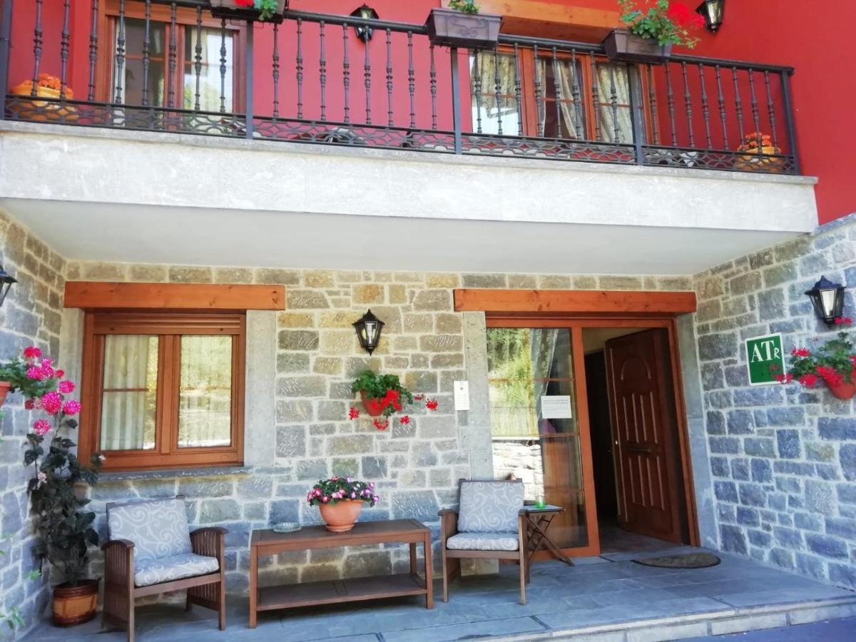 Apartamentos Rurales La Vina Onís Eksteriør billede