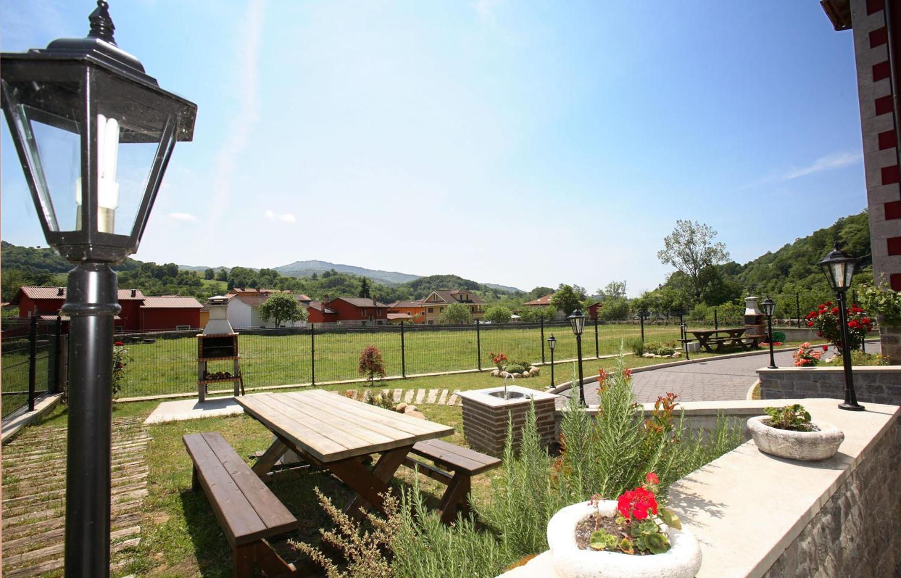 Apartamentos Rurales La Vina Onís Eksteriør billede