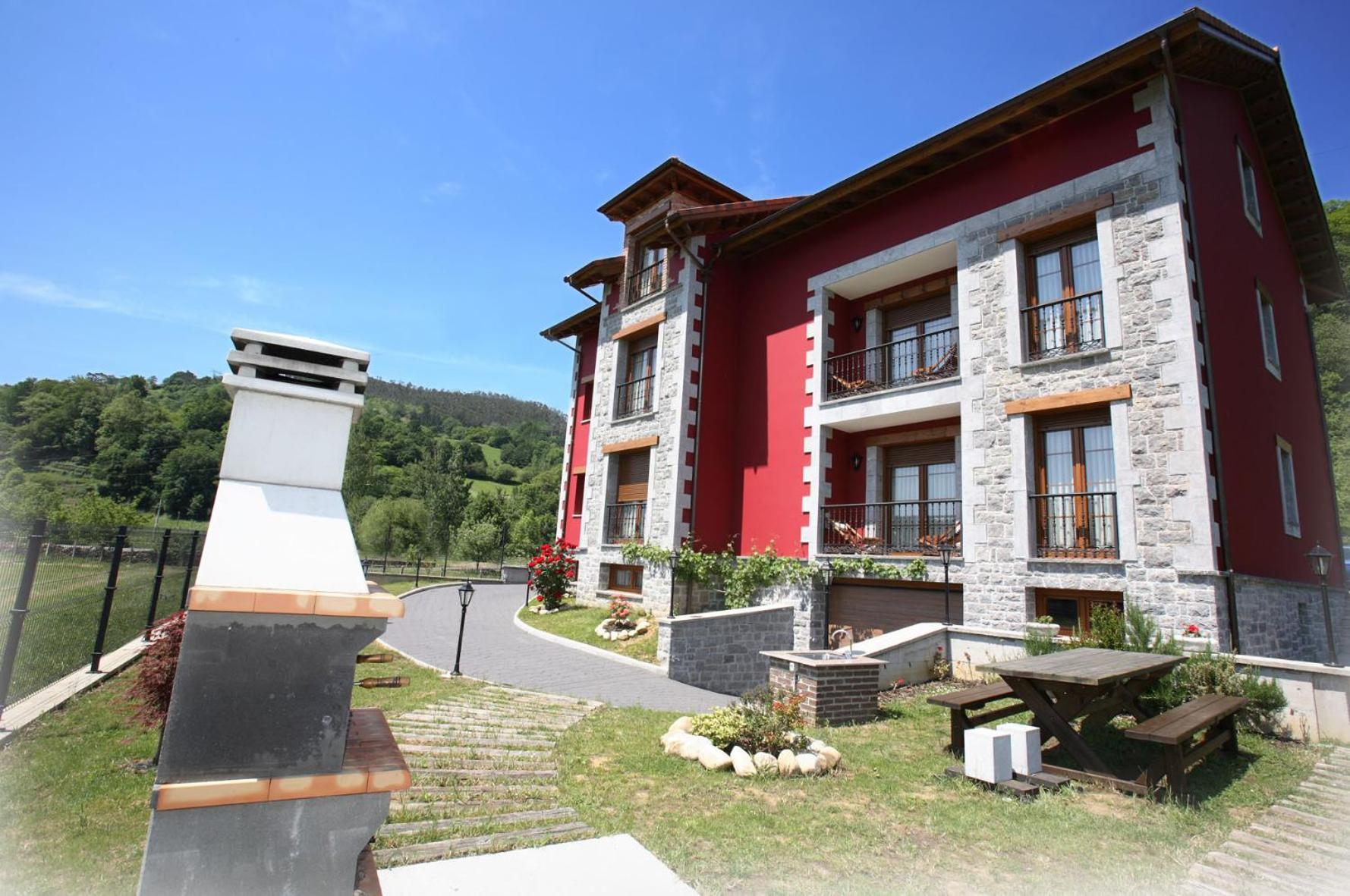 Apartamentos Rurales La Vina Onís Eksteriør billede