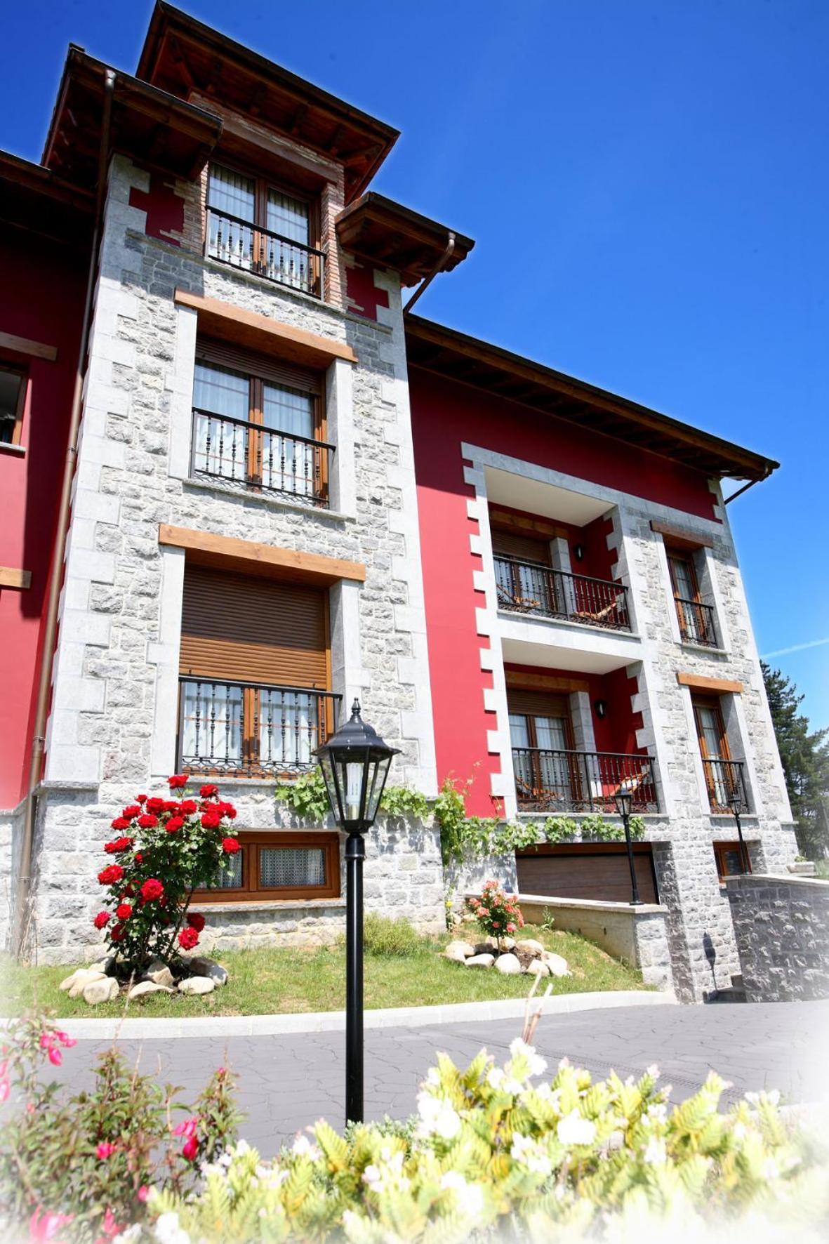 Apartamentos Rurales La Vina Onís Eksteriør billede