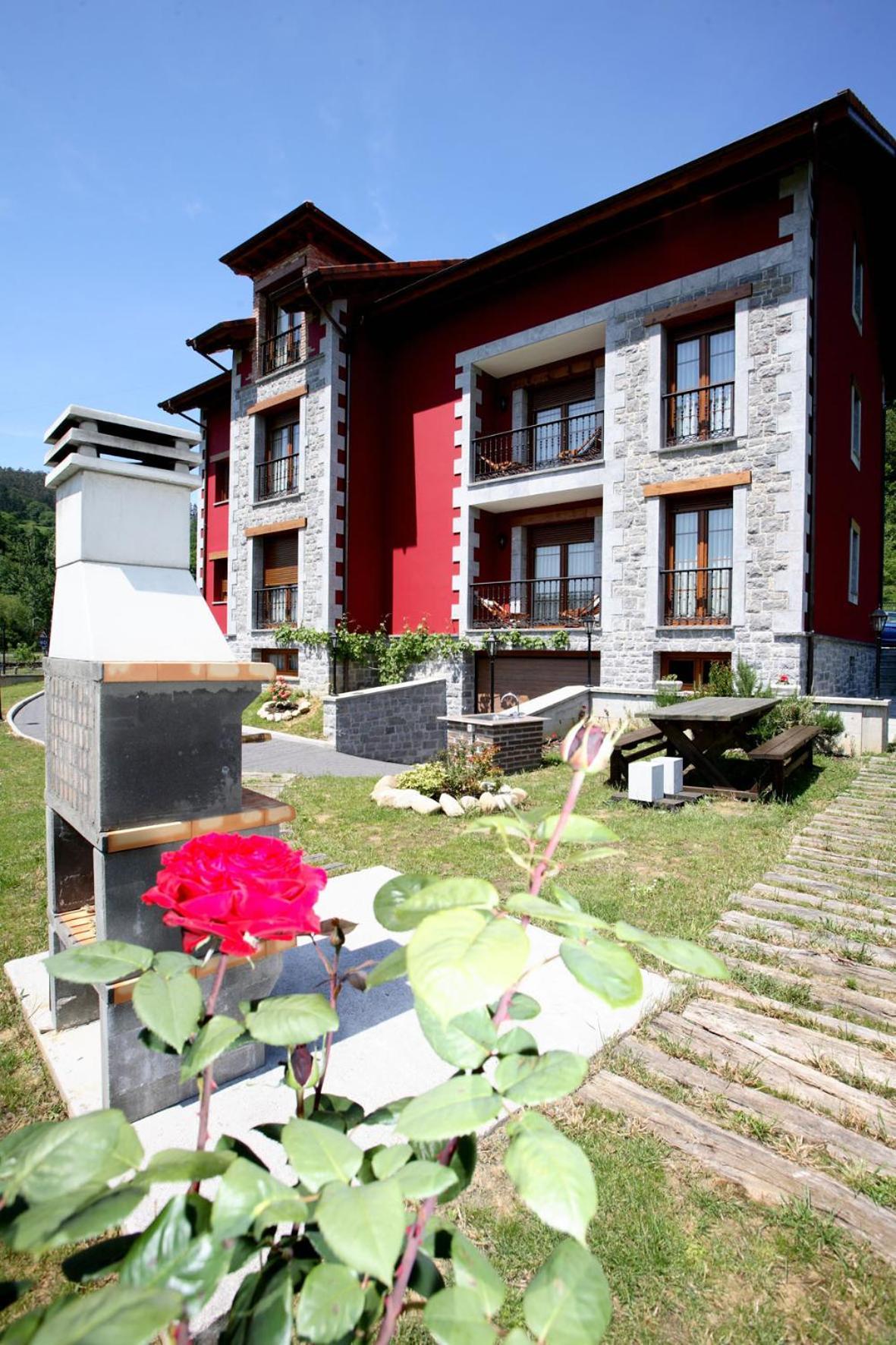 Apartamentos Rurales La Vina Onís Eksteriør billede